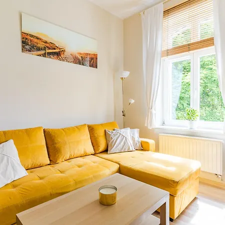 Tomi Apartment *